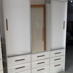 Guarda-Roupa Casal 3 Portas de Correr 9 gavetas com espelho Sevilha  - Branco - CRM